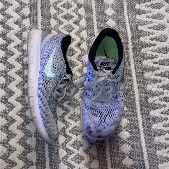nike women’s sneakers - Picture 1 of 2